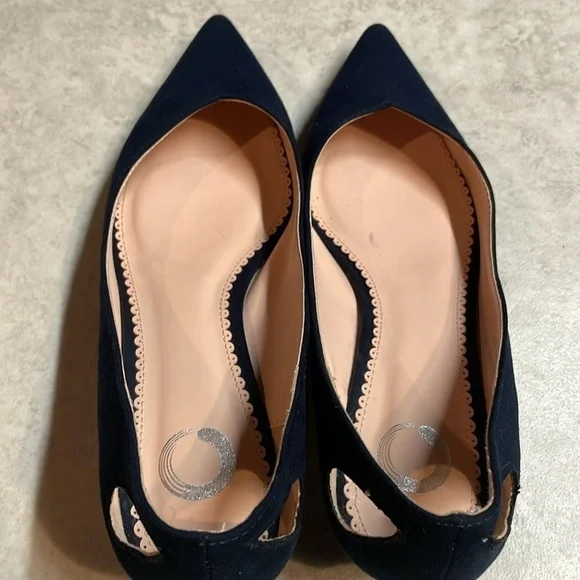Journee Collection woman’s navy blue micro suede heels. Size 7.5. - Picture 3 of 11